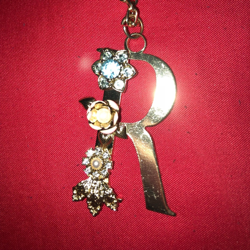 R necklace